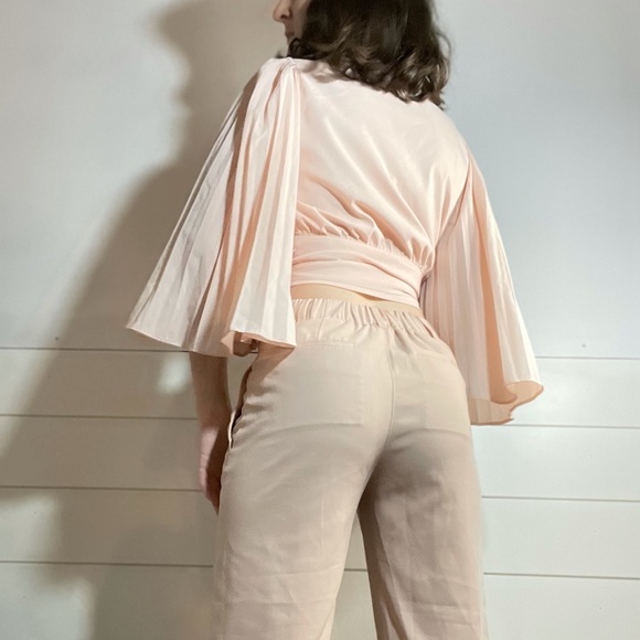 Pink bell sleeve blouse - Picture 2 of 8